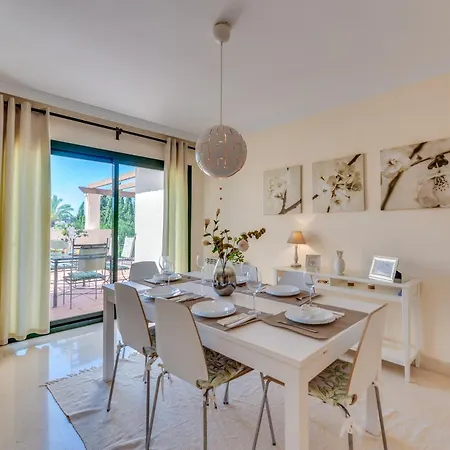 Modern And Spacious 2 Bdrm Penthouse With 3 Pools Marbella